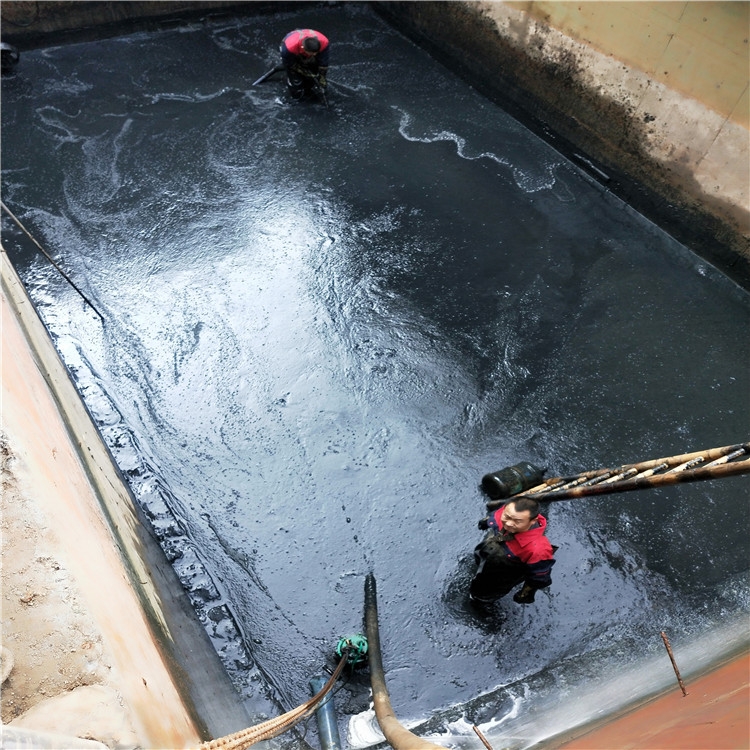 白碱滩废水池清理